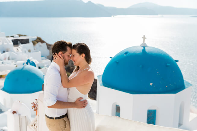 Santorini-Photographer-in-Oia-10
