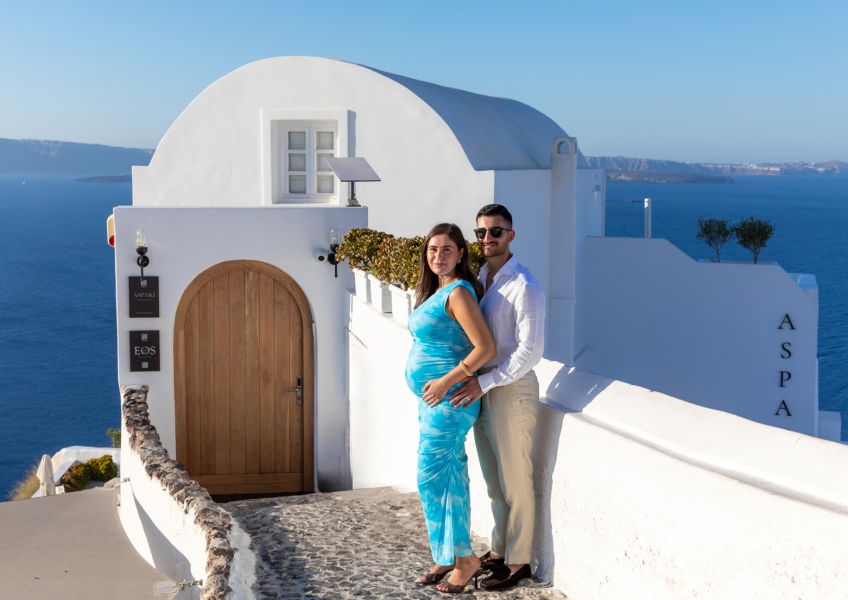 Santorini Babymoon Photoshoot