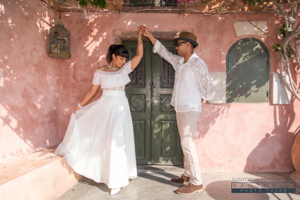 couple Photography in Oia Santorini